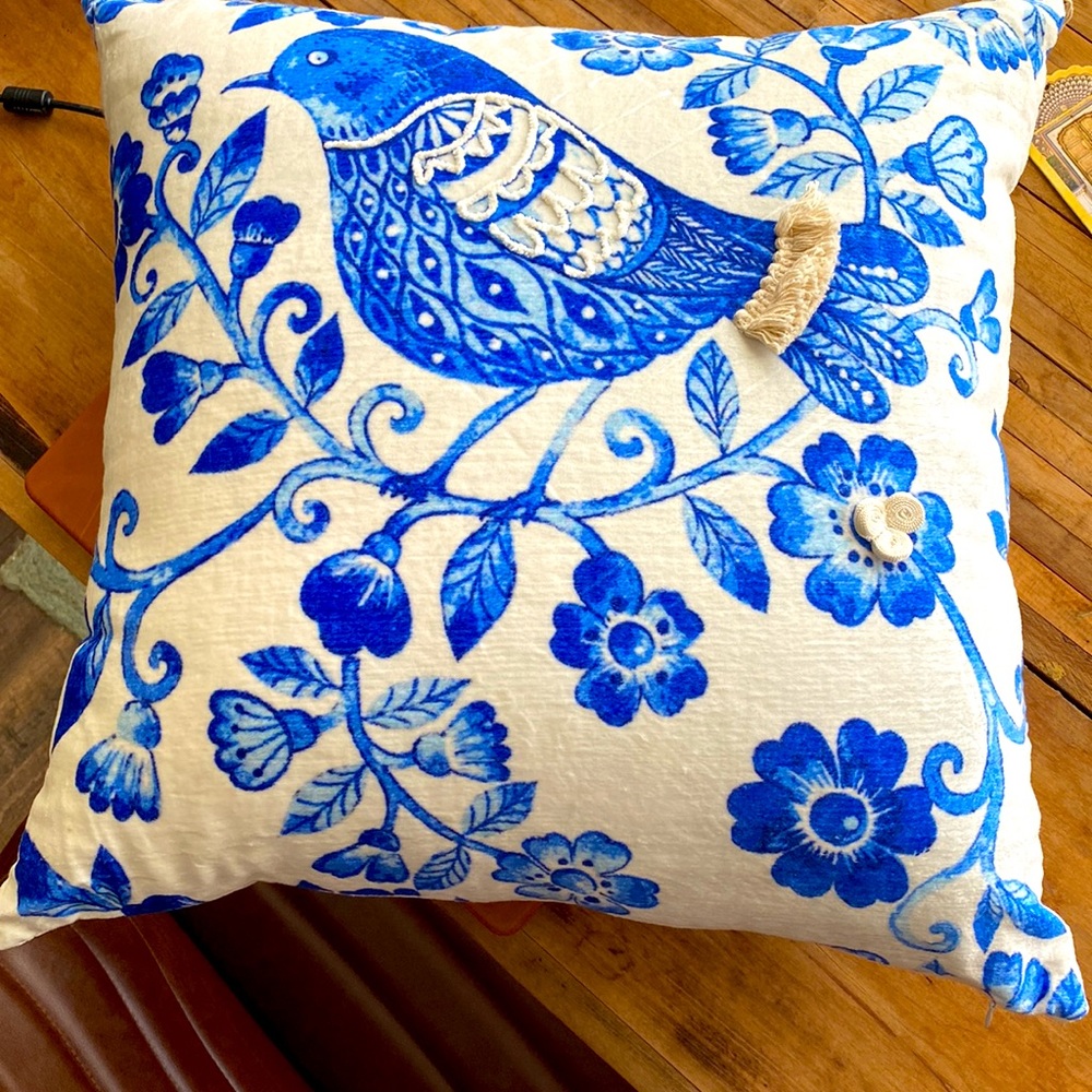 NWT Velvet Throw Pillow 18” x 18” Blue / White Bird